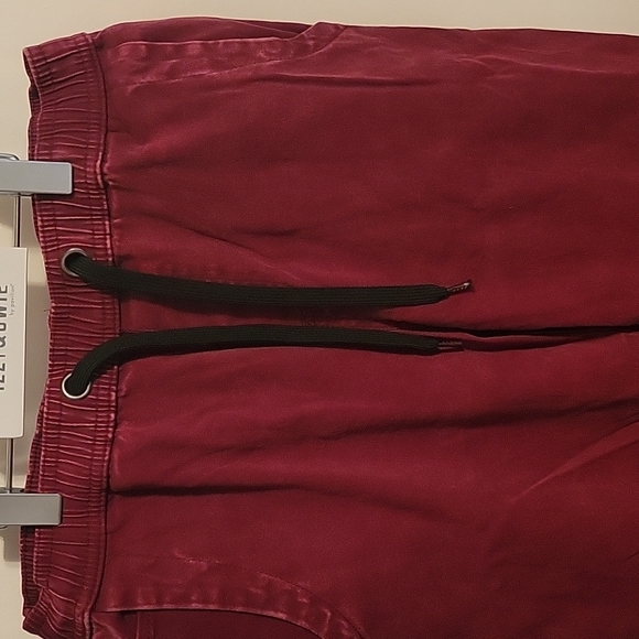 Team LTD ladies maroon distressed joggers - Picture 2 of 4